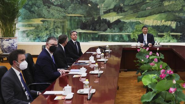 Председатель КНР Си Цзиньпин и госсекретарь США Энтони Блинкен во время переговоров в Пекине