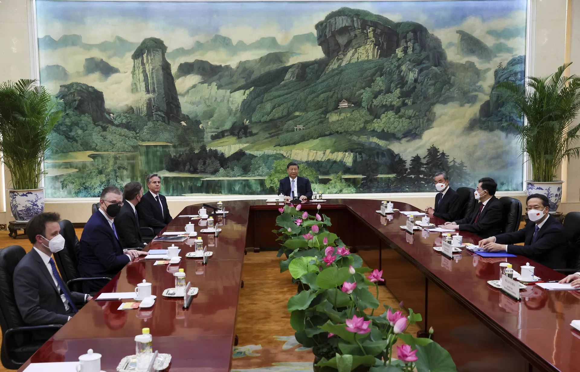 Председатель КНР Си Цзиньпин и госсекретарь США Энтони Блинкен во время переговоров в Пекине - РИА Новости, 1920, 19.06.2023