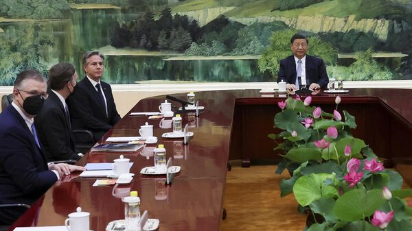 Председатель КНР Си Цзиньпин и госсекретарь США Энтони Блинкен во время переговоров в Пекине