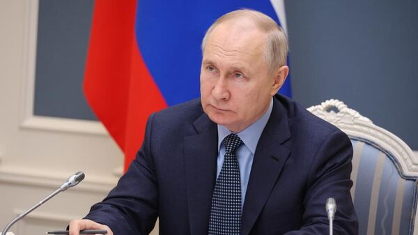 LIVE: Путин на совещании по развитию внутренних водных путей России