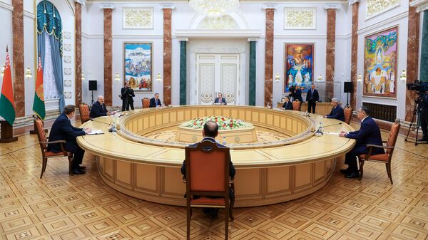 Министры иностранных дел ОДКБ и генсек ОДКБ Имангали Тасмагамбетов на встрече с Лукашенко
