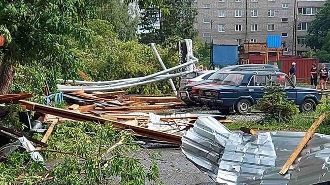 Последствия штормового ветра в красноярском Боготоле