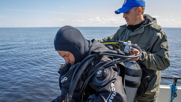 Подготовка дайверов к погружению 