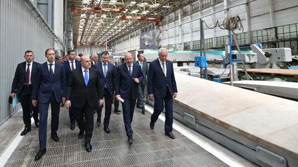 Председатель правительства России Михаил Мишустин во время посещения Казанского авиационного завода имени С. П. Горбунова