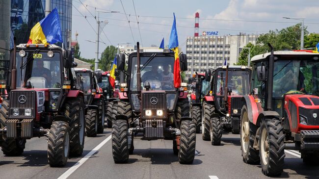 Протестная акция фермеров на одной из улиц в Кишиневе