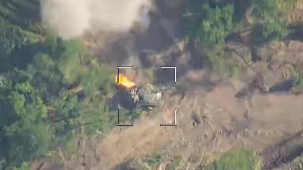 Дрон-камикадзе уничтожил украинский танк Булат. Видео Минобороны