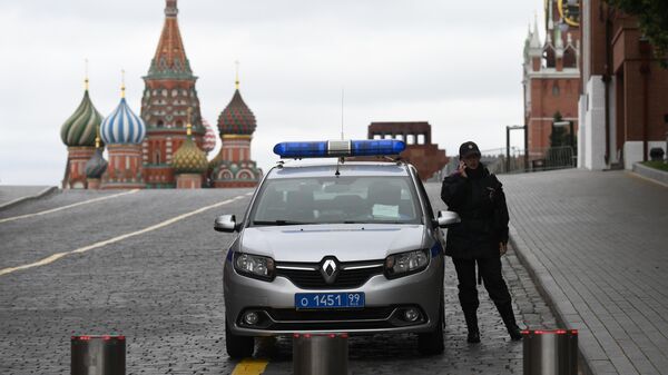 Сотрудница полиции на Красной площади в Москве