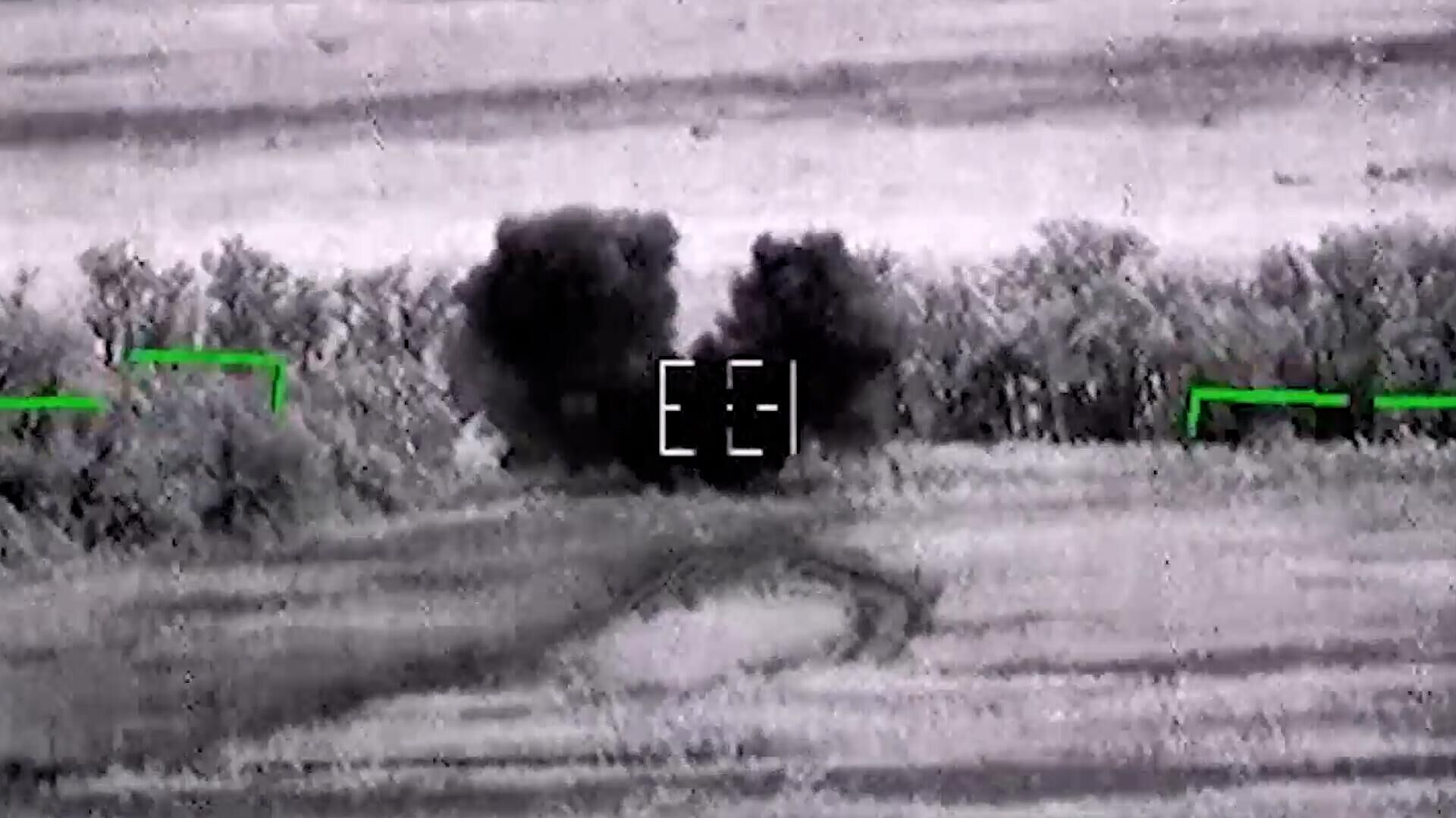 Уничтожение танка ВСУ ударом управляемой ракеты - РИА Новости, 1920, 24.06.2023