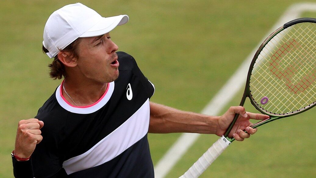 Де Минаур вышел в четвертьфинал US Open