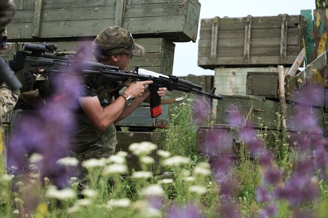 Боец на тренировке Боец на тренировке