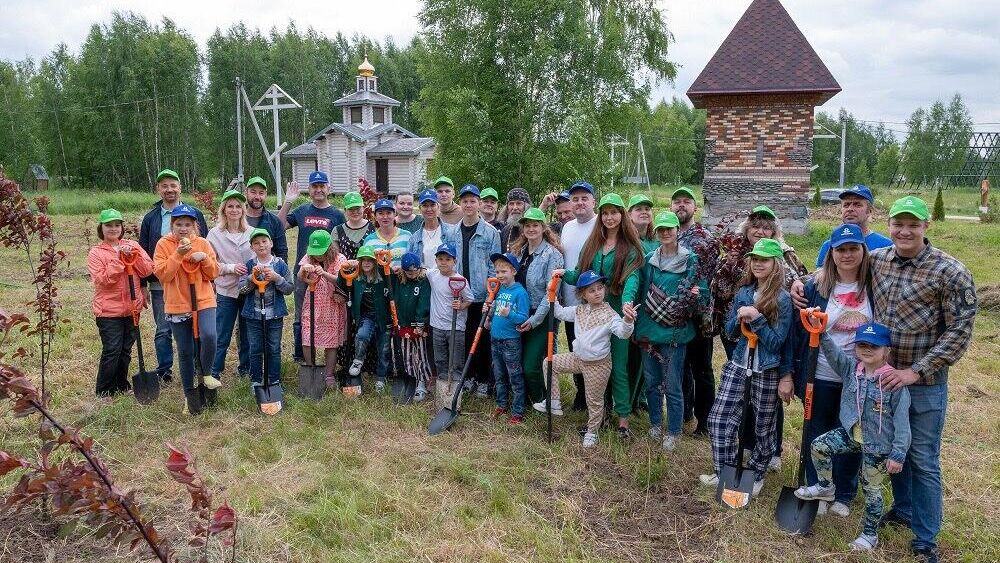 ФосАгро заложила основание храма и фруктовый сад в деревне Конюхова - РИА Новости, 1920, 27.06.2023