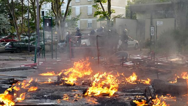 Последствия беспорядков  в округе Нантер недалеко от Парижа