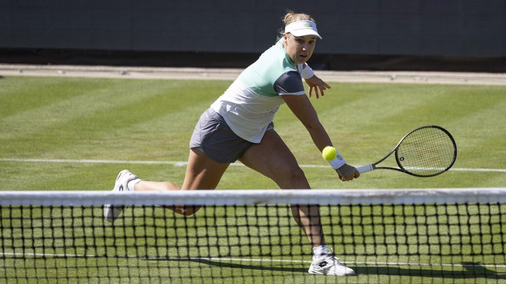 Блинкова проиграла Касаткиной во втором круге турнира в Монреале