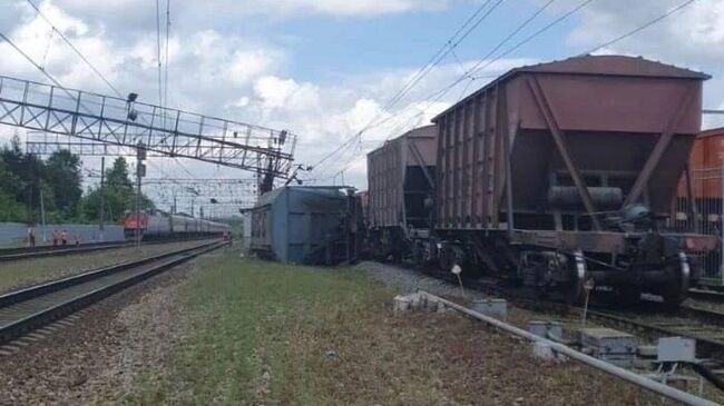 На месте схода грузовых вагонов в Бирюлево