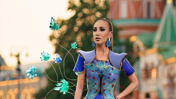 Ольга Бузова в цифровом платье