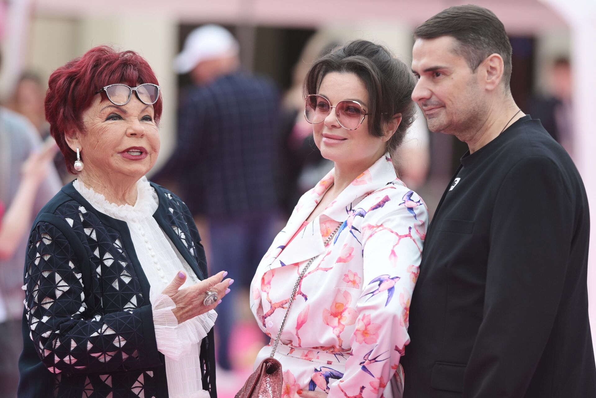 Певица Наташа Королева с мамой Людмилой Порывай перед показом новой коллекции одежды Дома моды Аники Керимовой в коллаборации с Мартином Киркоровым в БЦ Резиденция на Рублевке в Москве - РИА Новости, 1920, 19.02.2025