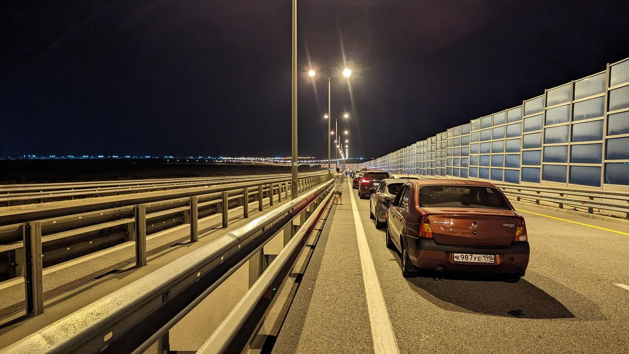 Дорога на подъезде к Крымскому мосту занимает три часа - РИА Новости,  03.07.2023