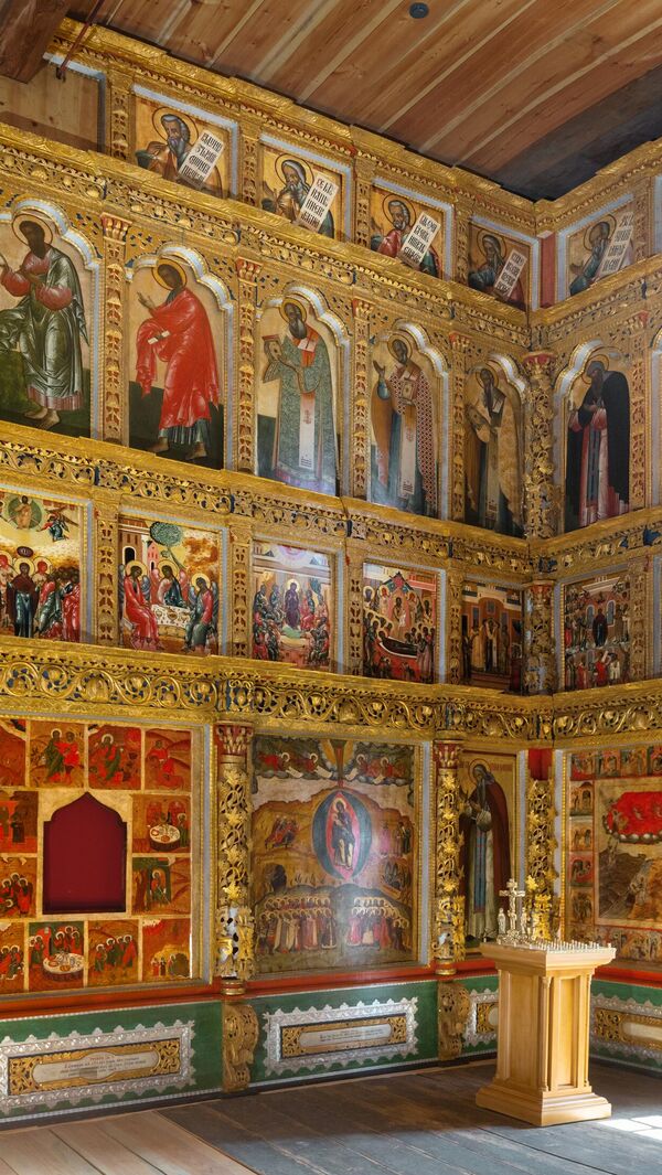 Иконостас Преображенской церкви Кижского погоста Иконостас Преображенской церкви Кижского погоста