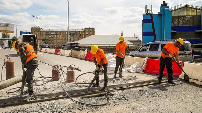 Деформационные швы заменили на 13 мостовых сооружениях в Москве