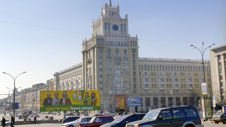 Здание гостиницы Пекин на Триумфальной площади в Москве