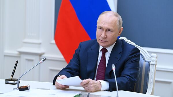 Путин по видеосвязи открыл новую детскую больницу в Оренбурге
