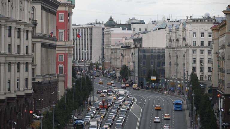Вид на Тверскую улицу в Москве