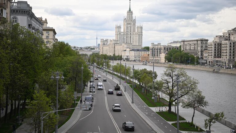 Космодамианская набережная в Москве