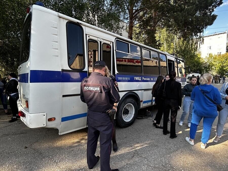 В поисках пропавшего в Екатеринбурге мальчика были задействованы пару тысяч человек - РИА Новости, 1920, 05.07.2023