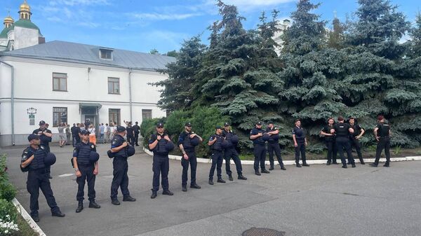 Полиция на территории Киево-Печерской лавры