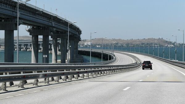 На Крымскому мосту восстановили движение автомобилей