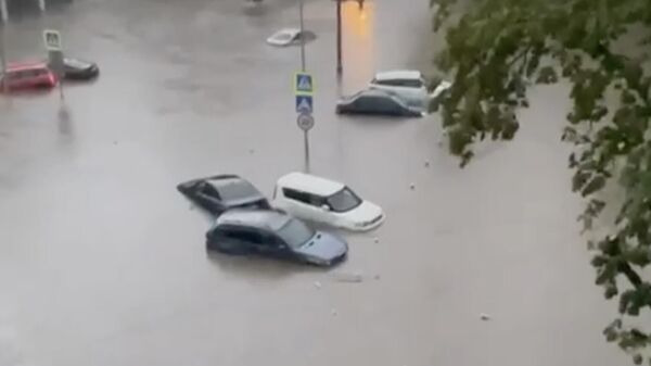 Последствия сильного дождя в Коломне. Кадр видео очевидца