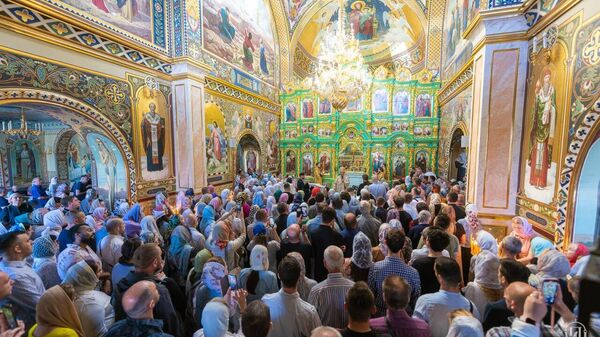 Божественная литургия митрополита Онуфрия в Киевской лавре