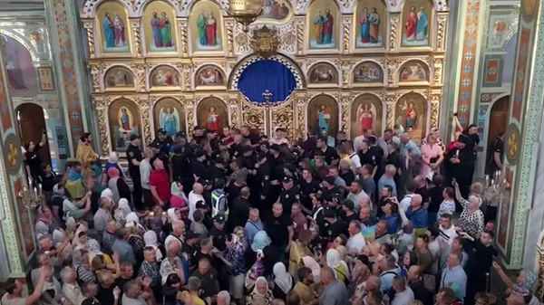 Сторонники ПЦУ захватили собор канонической УПЦ в Нетешине Хмельницкой области