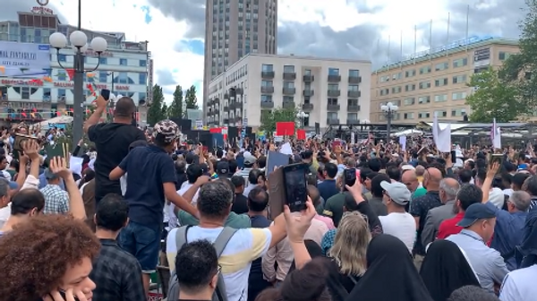Демонстрация в Стокгольме против сожжения Корана