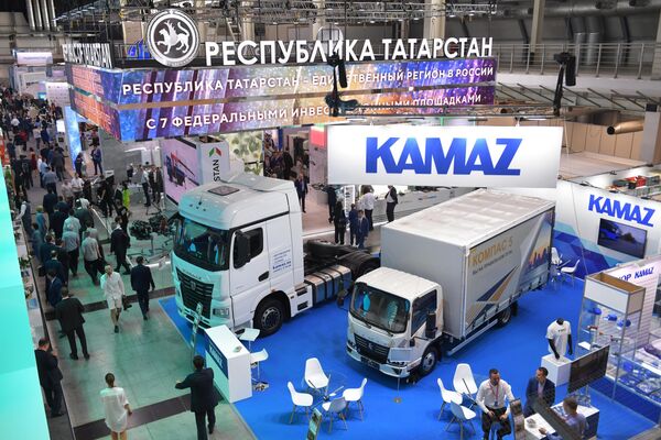 Стенд КамАЗа на международной промышленной выставке Иннопром-2023 в Екатеринбурге
