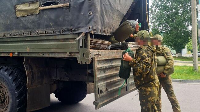 Отправка гуманитарного груза в зону проведения СВО в рамках патриотической акции Работайте, Братья! Лискинский район с Вами!