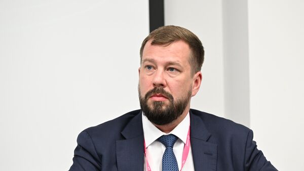 Директор по развитию зарубежной сети Российского экспортного центра Дмитрий Прохоренко на выставке Иннопром в Екатеринбурге