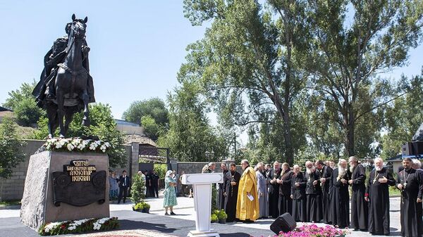 Церемония открытия памятника святому князю Александру Невскому в Алма-Ате 
