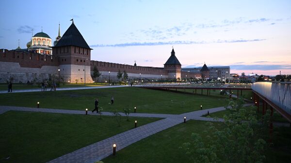 Вид на Тульский Кремль со стороны Казанской набережной на закате дня