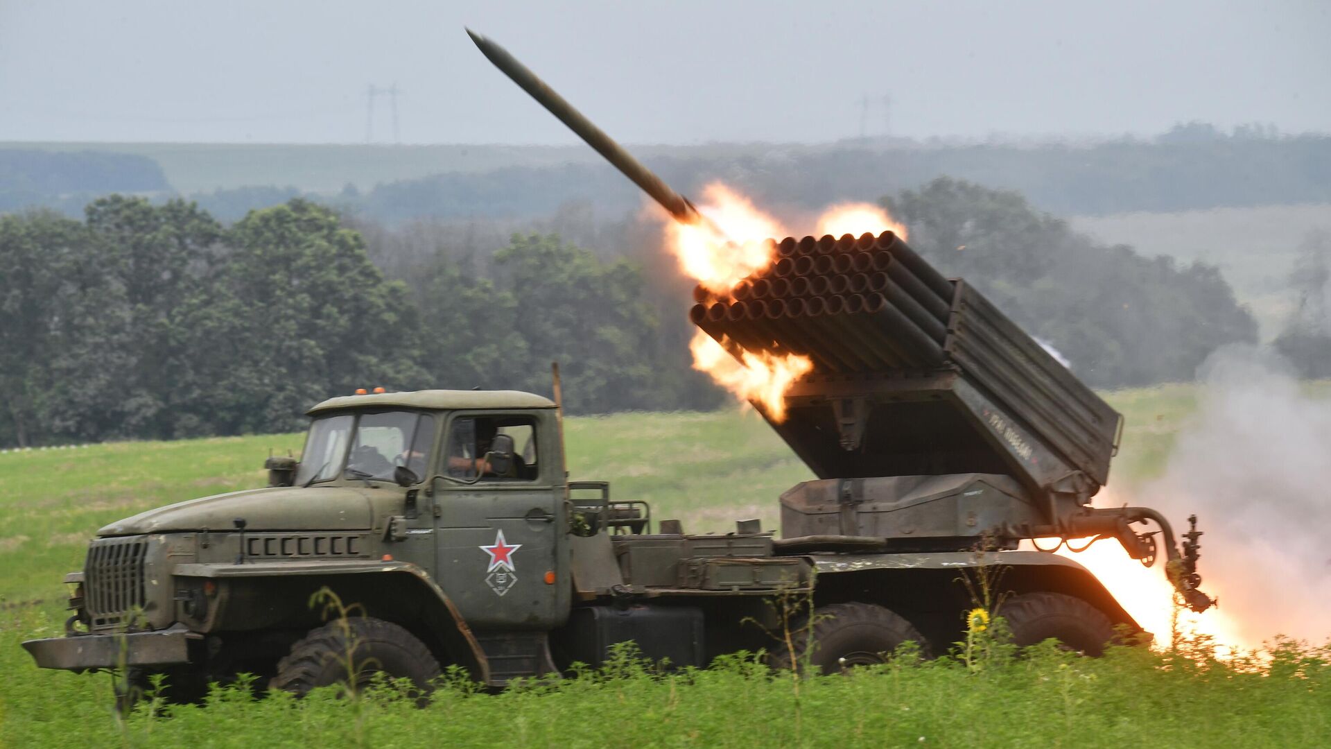 Боевая работа РСЗО БМ-21 Град на Сватовско-Кременном направлении - РИА Новости, 1920, 06.08.2023