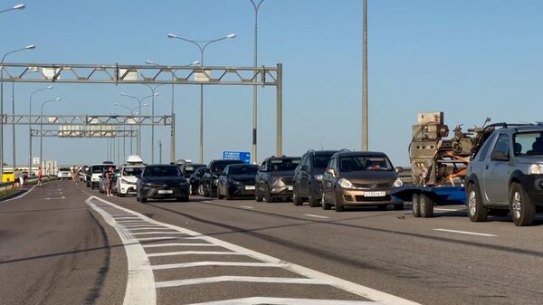 Остановлено автомобильное движение – Аксенов о ЧП на Крымском мосту