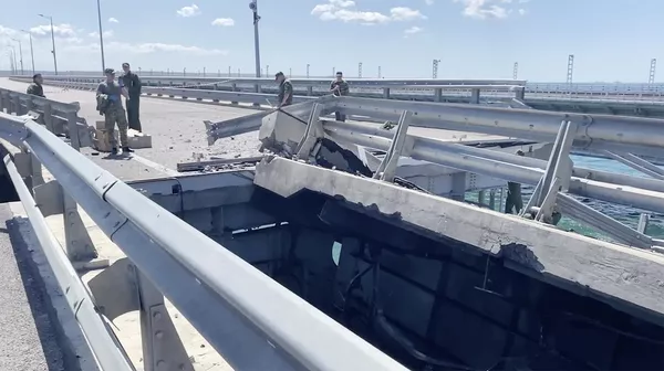 Обстановка на Крымском мосту. Кадр видео Обстановка на Крымском мосту. Кадр видео