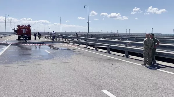 Обстановка на Крымском мосту. Кадр видео Обстановка на Крымском мосту. Кадр видео