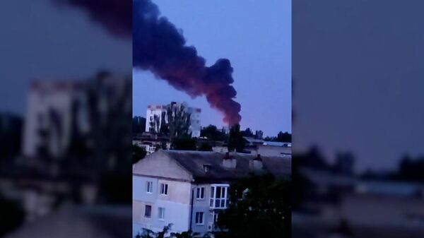 Кадры пожара на нефтебазе в Николаеве после ударов возмездия ВС России