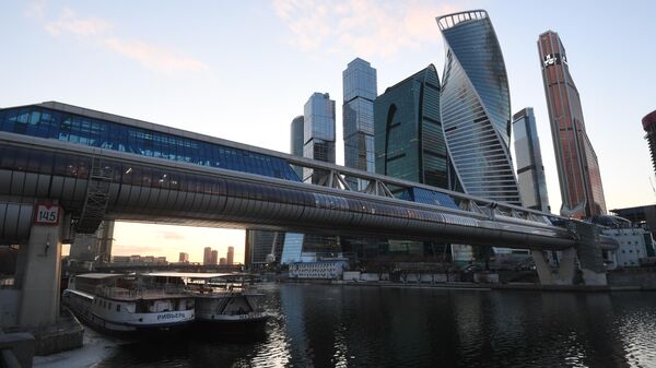 Мост Багратион и московский международный деловой центр Москва-Сити