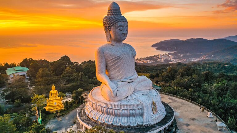 Большой Будда на острове Пхукет, Таиланд