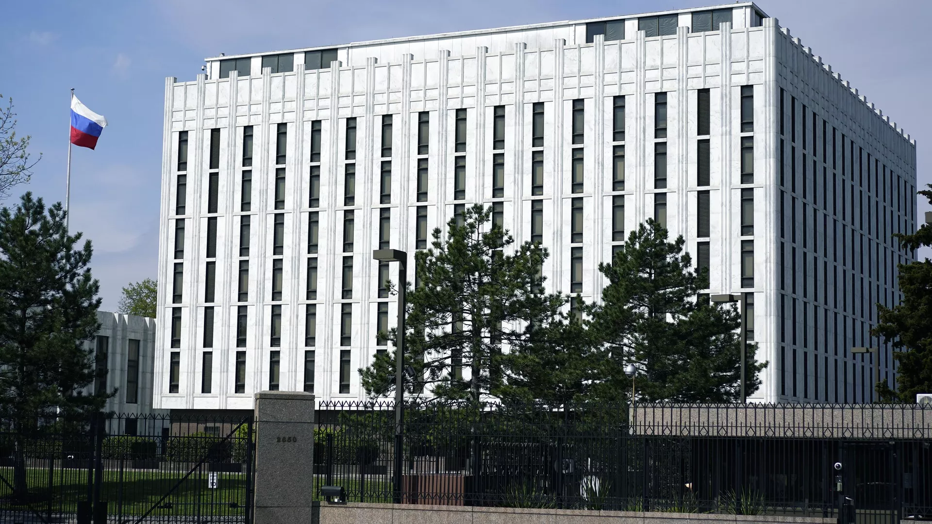 США решили закрыть визовый центр РФ с отделениями в Вашингтоне и Нью-Йорке