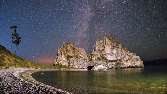 Мыс Бурхан, скала Шаманка на острове Ольхон