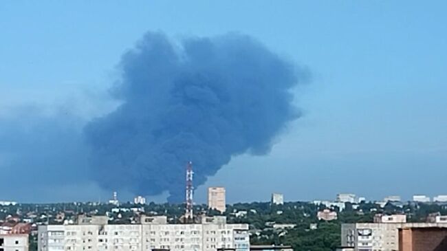 Пожар на складе макулатуры в Аксае