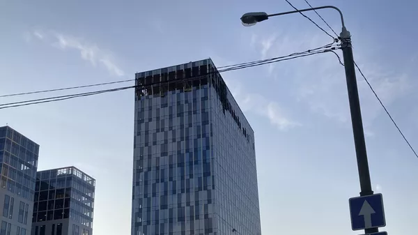 Поврежденное здание в Москве